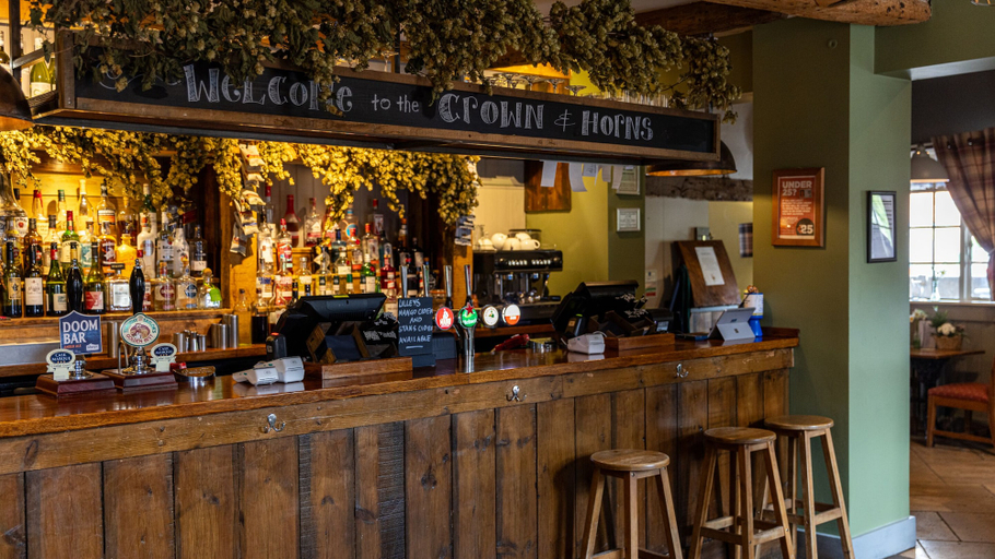 Food & Drinks 4, The Crown & Horns, West Berkshire