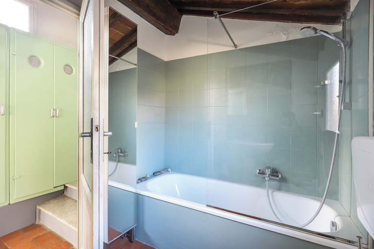 Bathroom 4, Capponi Terrace, Florence