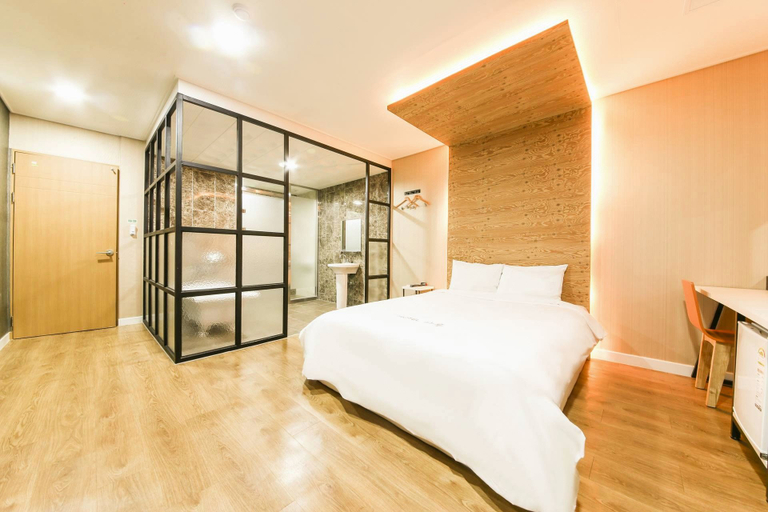 Bedroom 2, Gunsan Haru, Gunsan