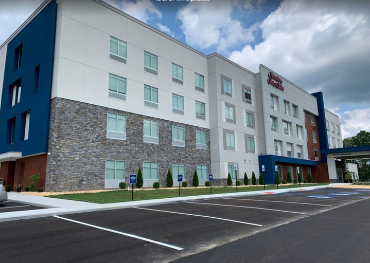Exterior & Views 2, Hampton Inn & Suites Pittsburgh New Stanton, Westmoreland