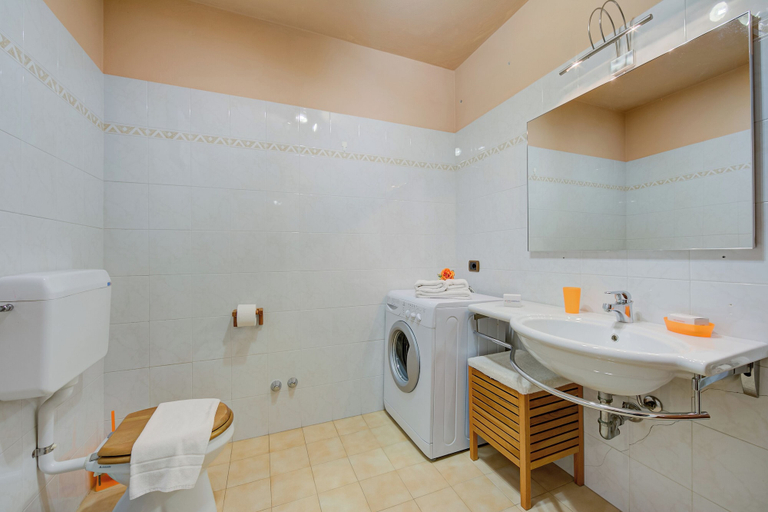 Bathroom 5, Casa Angiolina Lake & Mountain View Terrace, Brescia