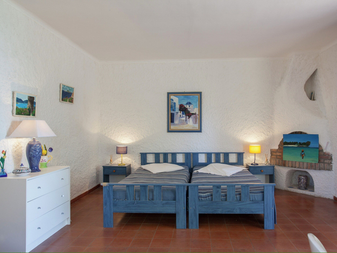 Room 5, Romantic Retreat in Cargese, Corse-du-Sud