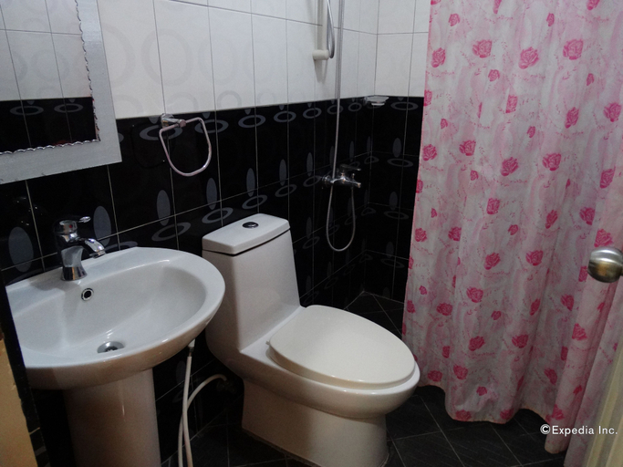 Bathroom 3, Rodolfo Royale Hotel, Puerto Princesa City