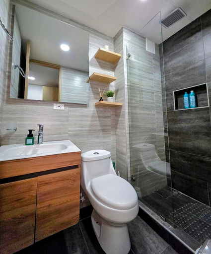 Bathroom, Despierta con vista a la montaña, La Calera