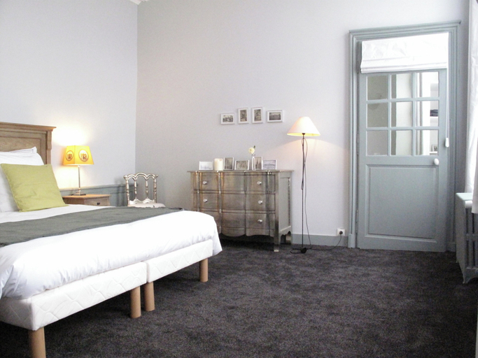 Bedroom 2, Maison Ailleurs, Eure-et-Loir