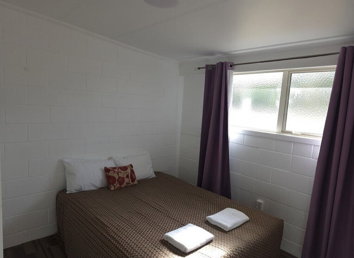 Room 3, Golden Aura Suites, Stratford