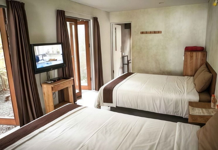 Bedroom, Bale Karang Cottages, Pangandaran