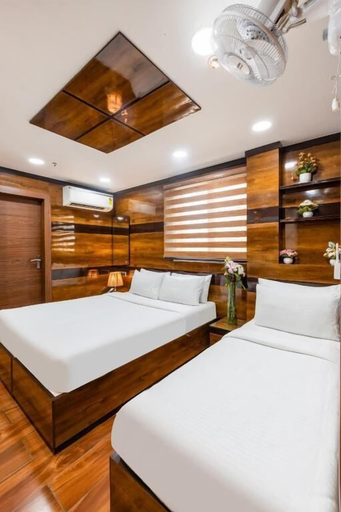 Room 3, OPO Essential Rodali, Delhi