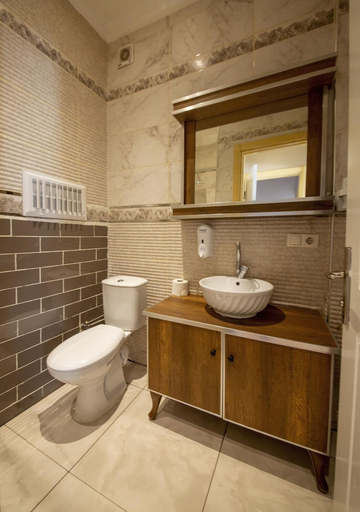 Bathroom 5, Royal Garden Suite Hotel, Şişli