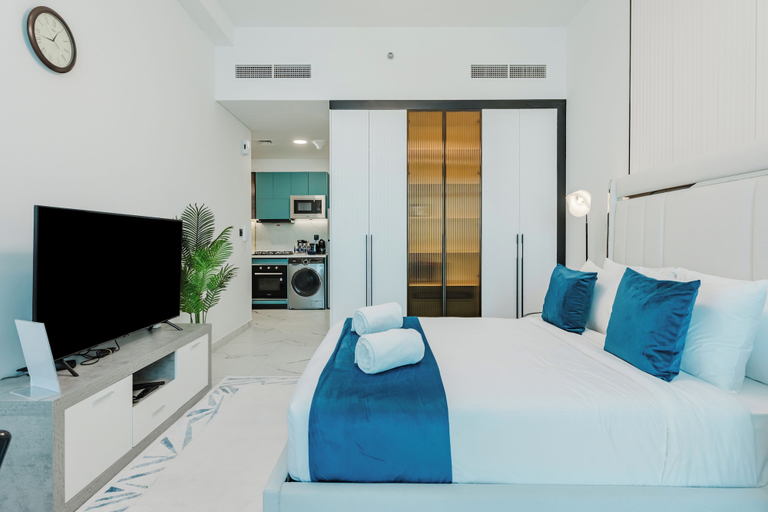 Room 4, PVH - Opalz By Danube - Studio with Pool, Dubai