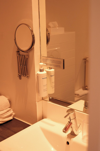 Bathroom 4, Hotel de la Vallee, Ille-et-Vilaine