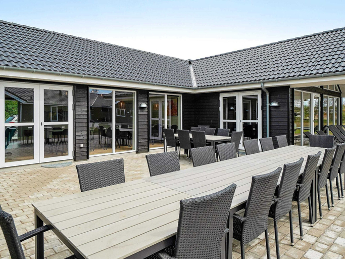 Food & Drinks 5, 5 Star Holiday Home in Grenaa, Norddjurs