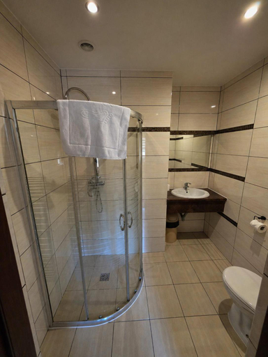 Bathroom 2, Gosciniec Jurajski, Myszków