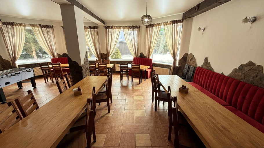 Food & Drinks 4, Готель Яблуниця, Rakhivs'kyi