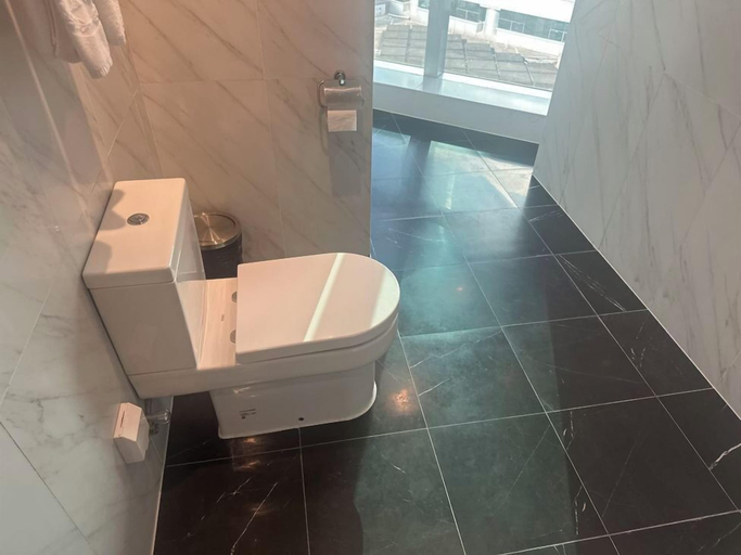 Bathroom 2, Shanghai Hills & Riverdale Residences, Shanghai