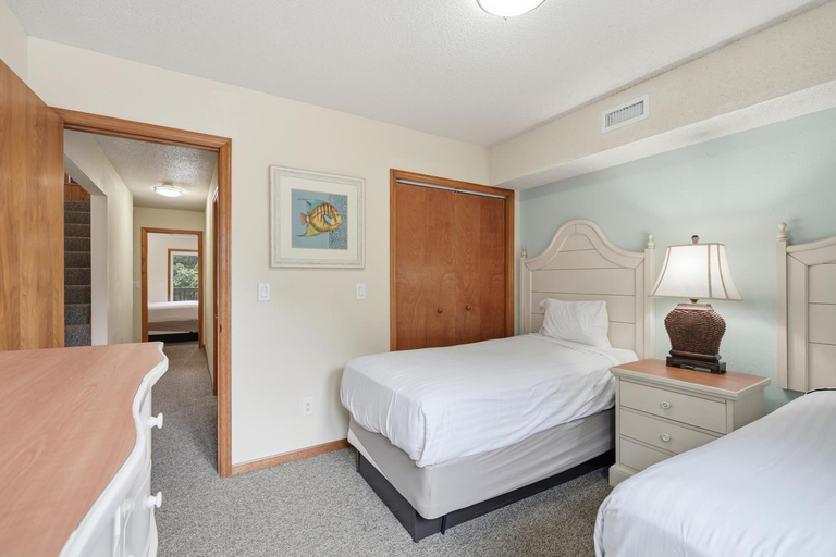 Bedroom 2, Ocean Pines Resort, Dare