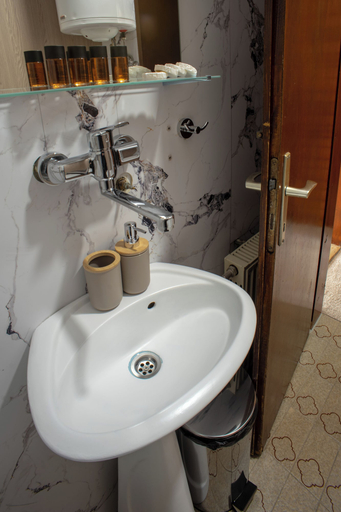 Bathroom 3, MB Hotel