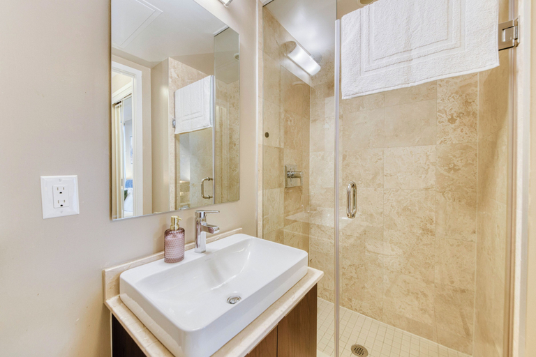 Bathroom 5, The Frontenac Hotel & Suites, Toronto
