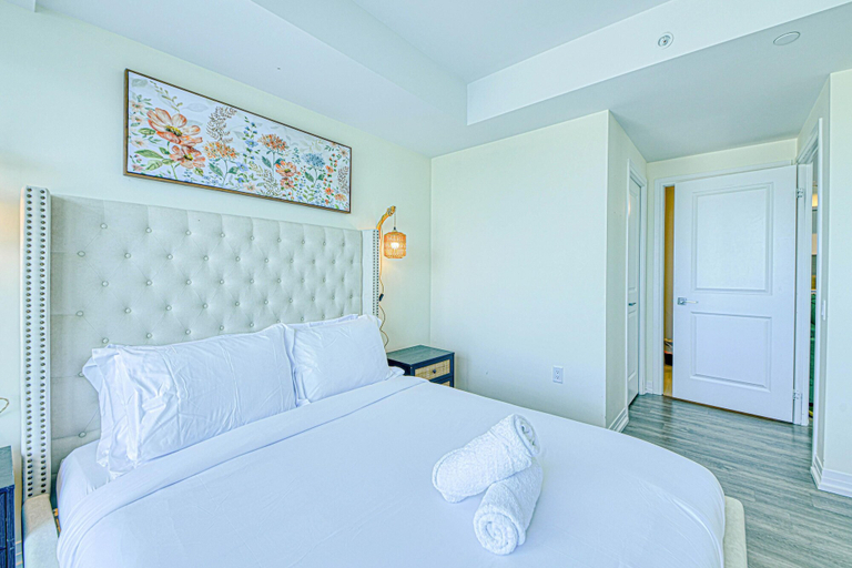 Room 3, Langston Stays Downtown, Toronto