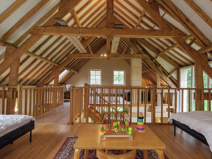 Room 3, Beautifully Located Country House With Heated Pool, Corrèze