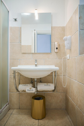 Bathroom 2, B&B Magnolia Centro Storico Grottaglie, Taranto