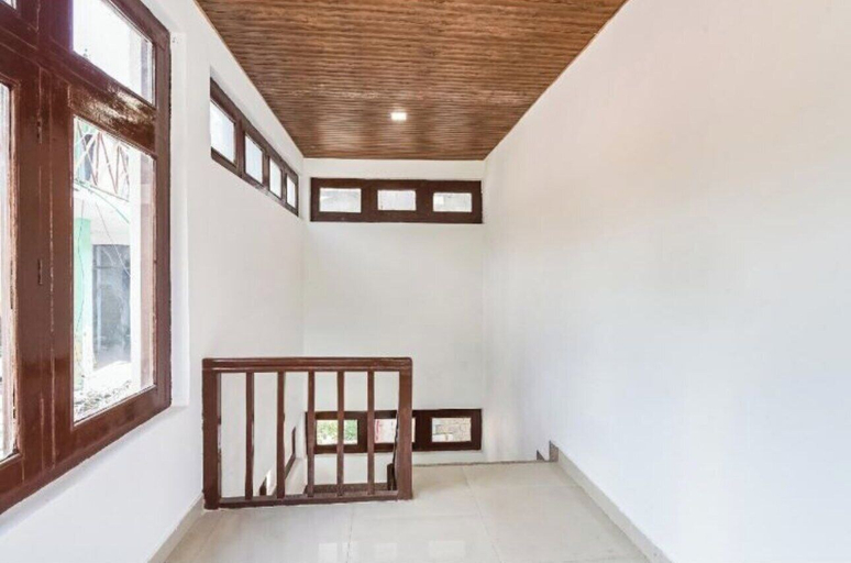 Interior 3, Hotel Devidyar, Kullu