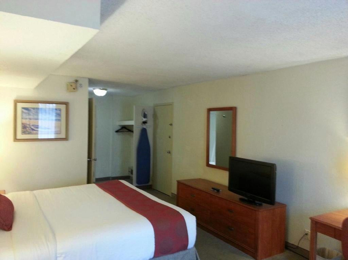 Bedroom 3, 88 Palms Hotel & Event Center, Palm Beach