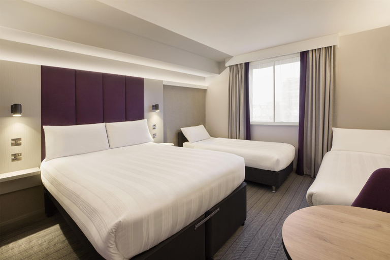 Bedroom 2, Premier Inn Nottingham West, Nottingham