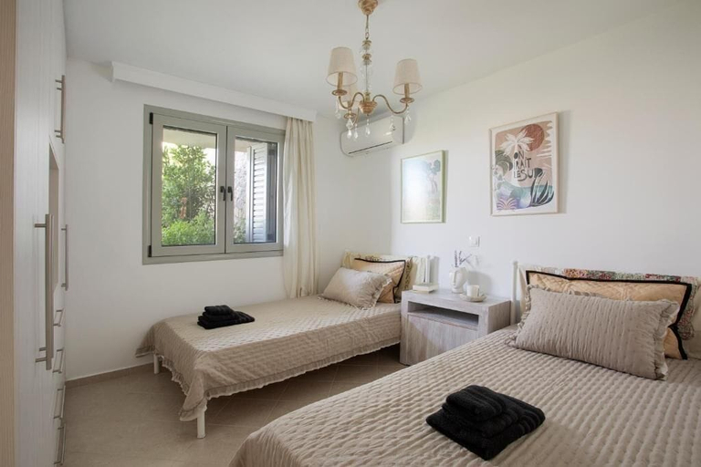 Room 4, MZ Eternity, Peloponnese