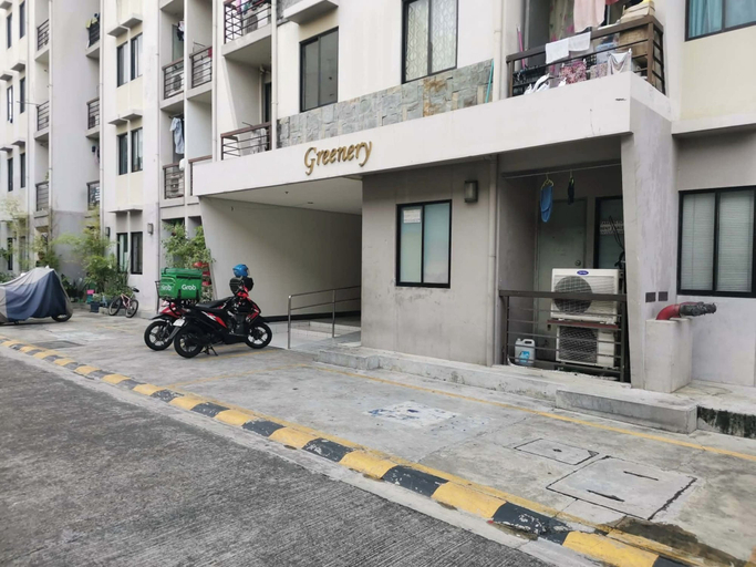 Front of property, One Metropolitan Place, Pasay City