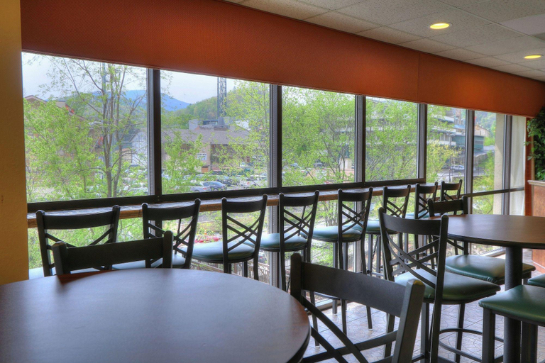 Food & Drinks 5, Edgewater Hotel and Conference Center, Sevier