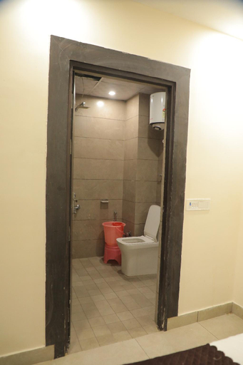 Bathroom 4, The Royal Casa Hotel And Banquet, Ghaziabad