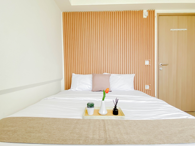 Bedroom 2, Restful and Spacious 3BR at Apartment Meikarta District 1 By Travelio, Cikarang