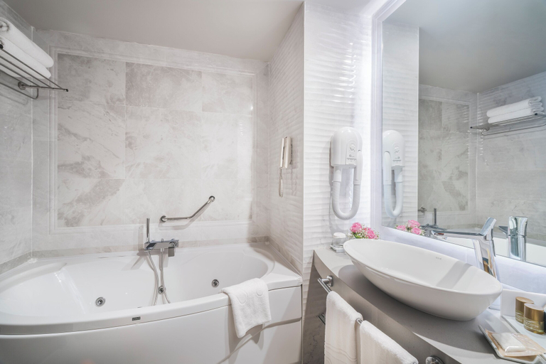 Bathroom 4, Concorde Luxury Resort & Casino Convention Spa