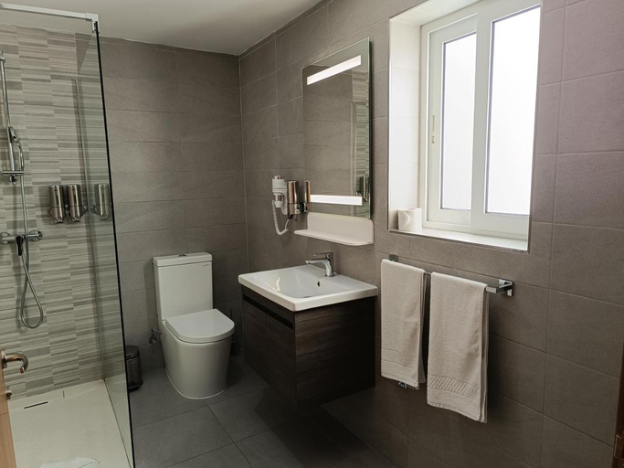 Bathroom 3, TJ Boutique