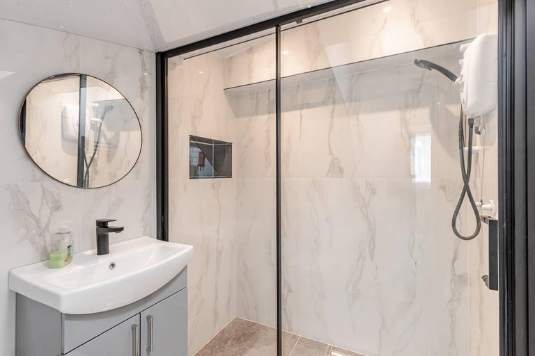 Bathroom 5, Flat A Rose Hill, Oxfordshire