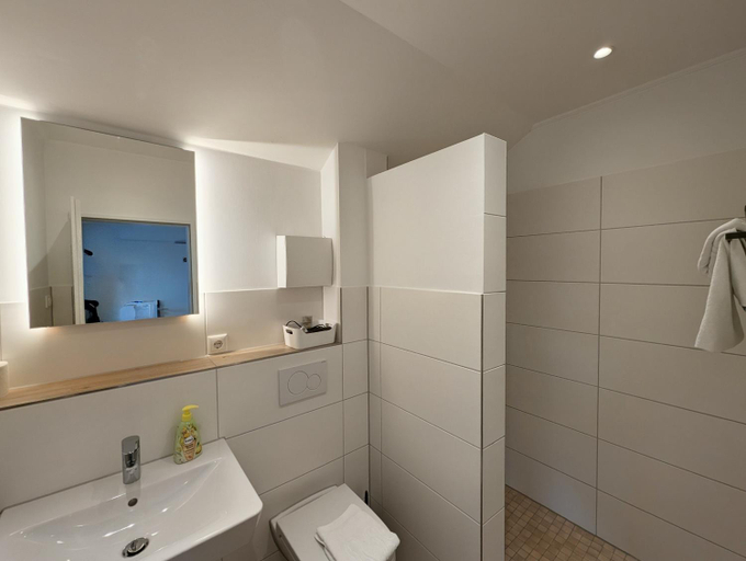 Bathroom 5, Hotel zur Erholung, Stade