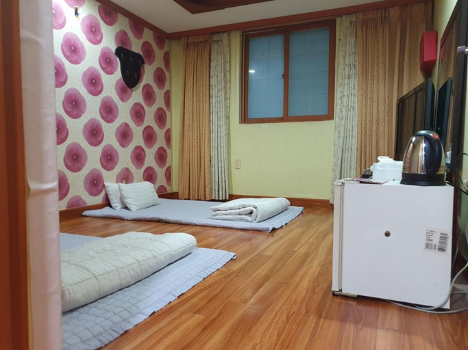 Bedroom 2, Chilgok Seokjeok Venus, Gumi