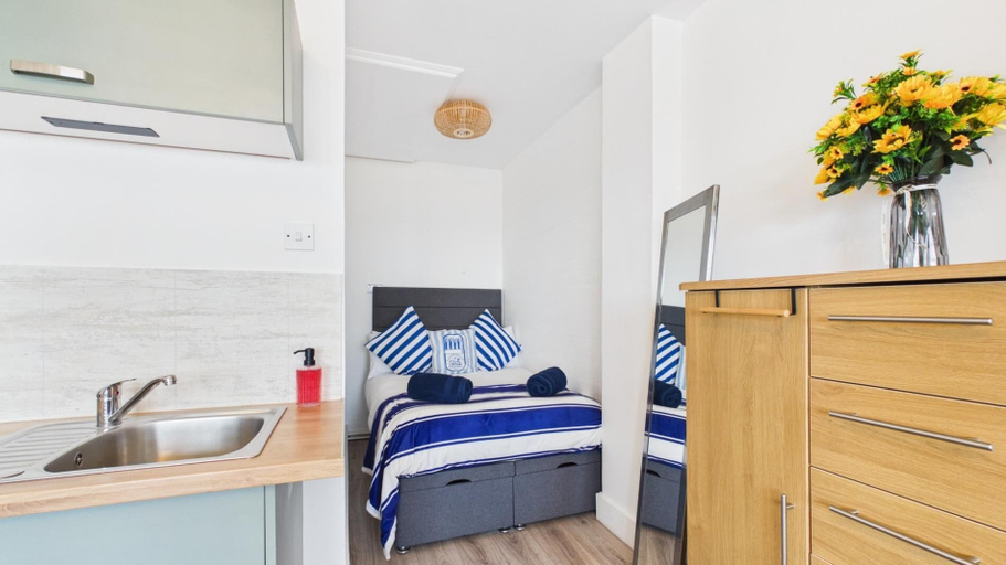 Others 4, The Lighthouse - 1 Bedroom Apartment - Saundersfoot, Pembrokeshire