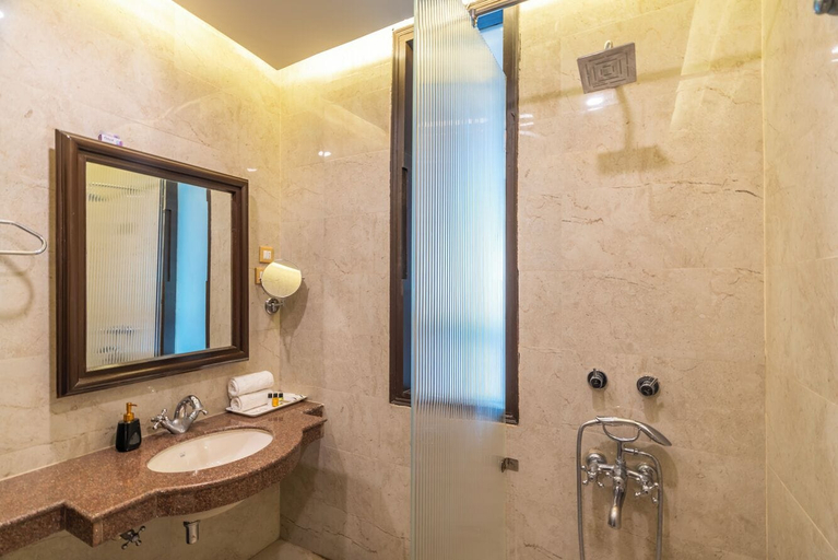 Bathroom 2, Karnika Resort By White Panda Hotels, Kangra