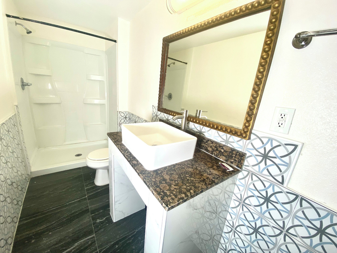 Bathroom 3, LONG BEACH MOTEL, Los Angeles