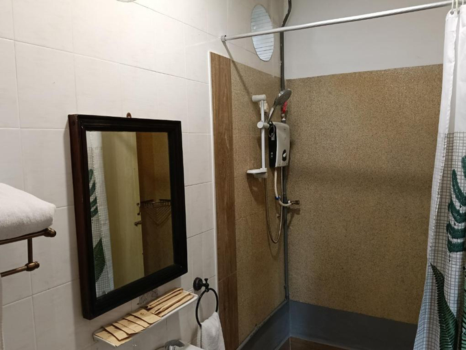 Bathroom 5, Heeren House By Amerald Group, Malacca City