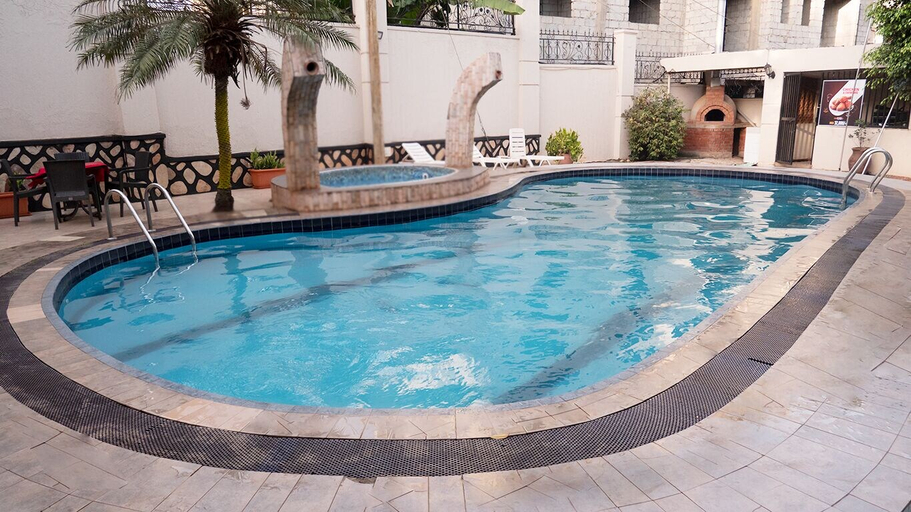 Pool, Ra Heritage Village Hotel, Busiiro