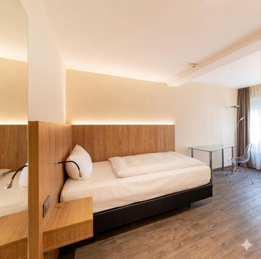 Bedroom 3, Hotel Ross, Schweinfurt
