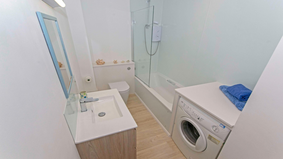 Bathroom, Apt 16, Seaviews, Slps 5 Indoor Heated Pool, Devon