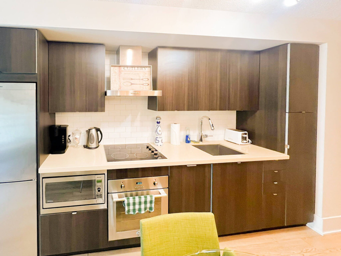 Private kitchen, Downtown Bay Premium Residences, Toronto