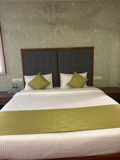 Room 5, Amazinn Hotel, Pune