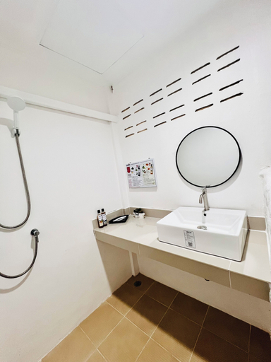 Bathroom 5, Khun Khao Tamnan Prai Resort, Muang Ratchaburi