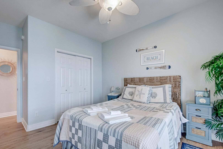 Room 3, Oceanview 4 Bedroom Home, Galveston