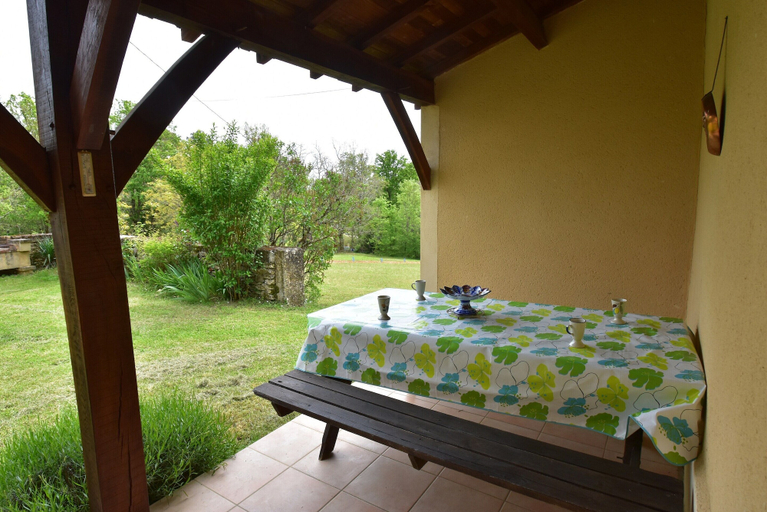Balcony 4, Holiday Home With Private Garden, Lot